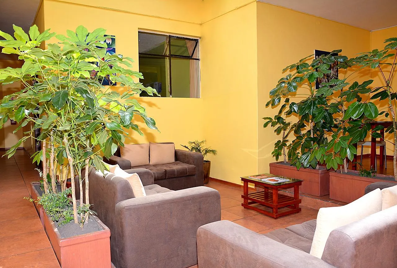 Hostal Terra 3 - Base Aerea Quito Hostel