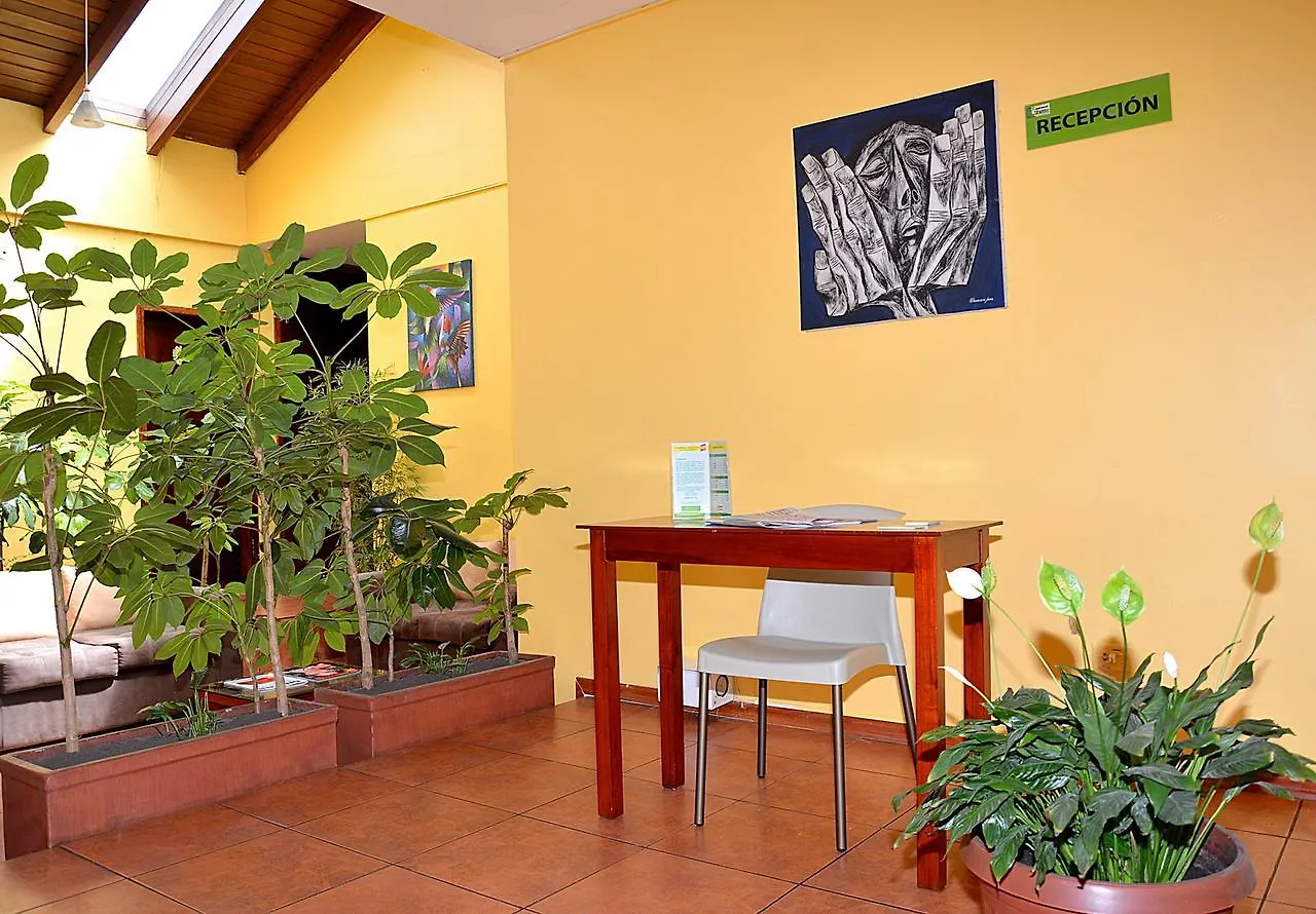 Hostel Hostal Terra 3 - Base Aerea Quito