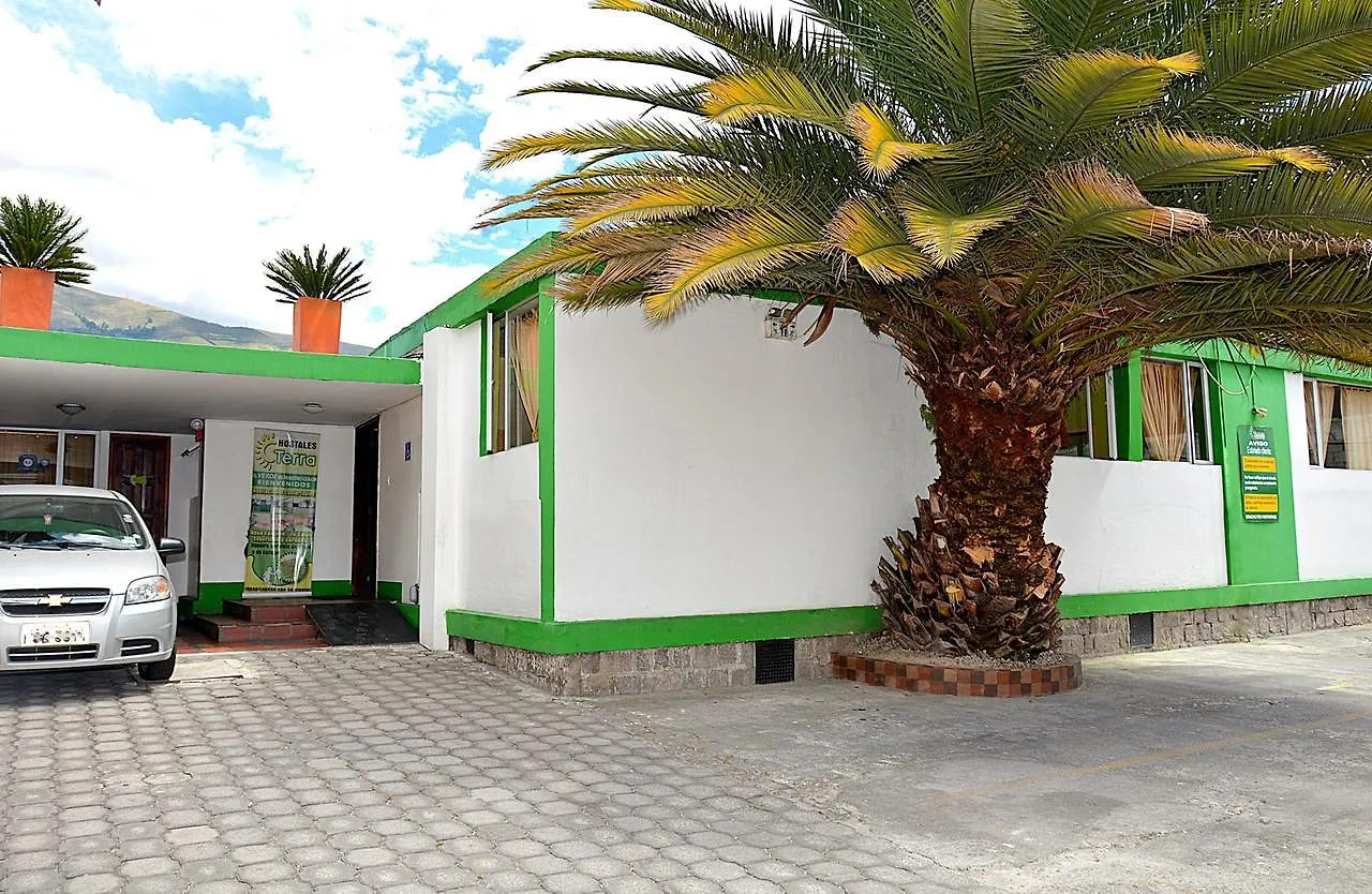 Hostal Terra 3 - Base Aerea Quito 0*,